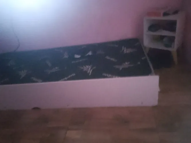 Cama auxiliar com colchão novo 