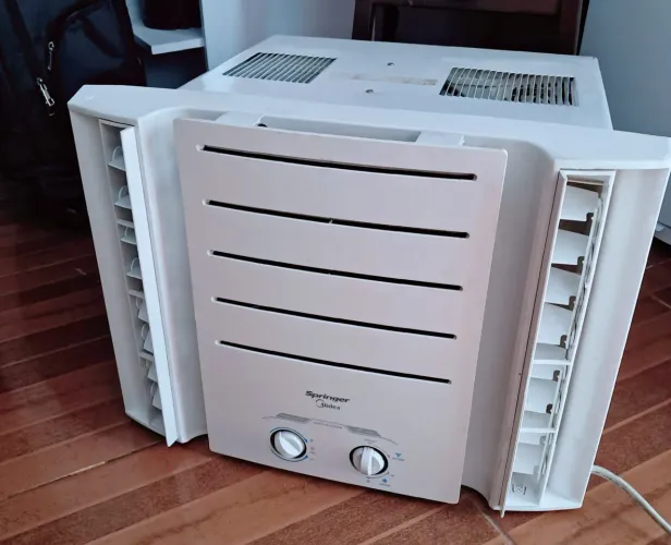 Ar-condicionado/ Arcondicionado midea 10.000 BTUs. Energia 110v.