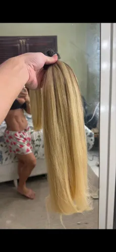 Cabelo brasileiro loiro. 