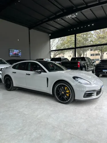 Porsche Panamera 3.0 330cv 2018