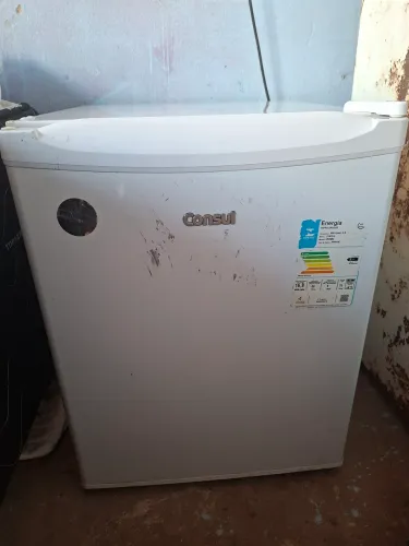 Frigobar seminovo 80 L