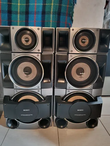Caixas de som Sony gtr8 em excelente estado de conservação