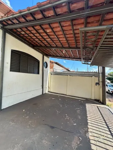 Casa com 2 quartos, Jardim Brasília - Rio Verde