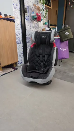 Cadeirinha infantil - marca Cockpit - 9 a 36 kg (USADO)