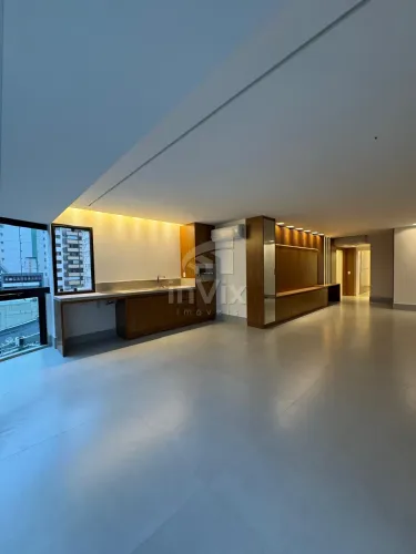 Apartamento 4Q impecável, na Praia do Canto!