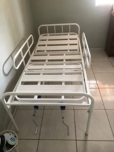 Cama hospitalar com colchão pneumático 