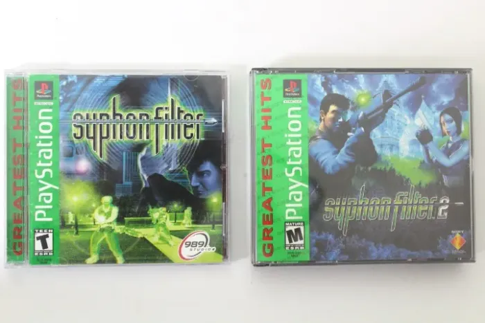Syphon Filter e Syphon Filter 2 para PlayStation completos e muito bem conservados