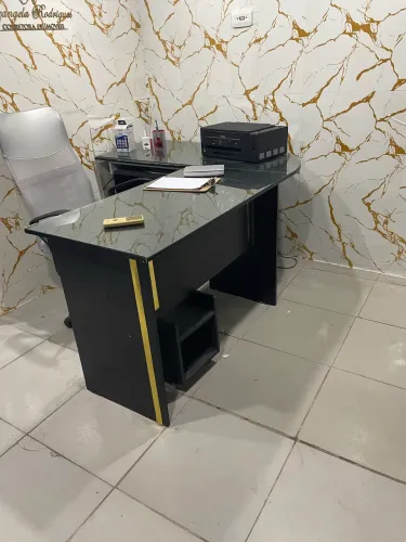 2 Mesas de escritório, juntas ela vira mesa em L