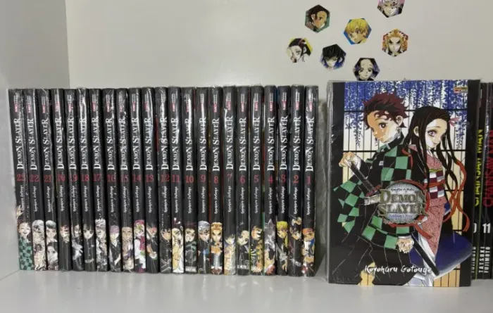Coleção de Mangá Completa + Artbook Demon Slayer - Kimetsu no Yaiba