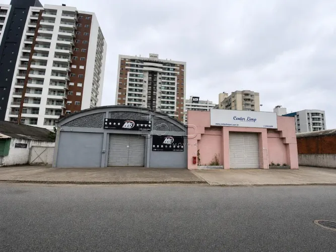 Terreno com alto potencial comercial e construtivo