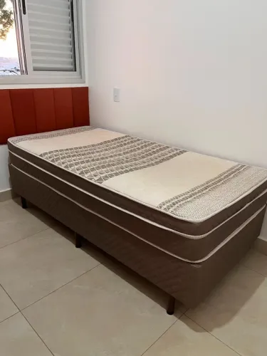 Cama box  com colchão 