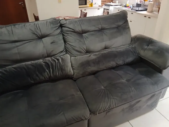 Sofá retrátil e reclinável