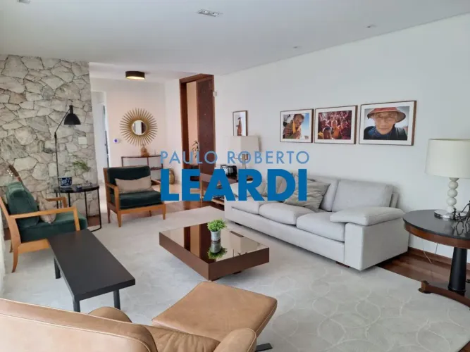 CASA TÉRREA - VILA ROMANA - SP