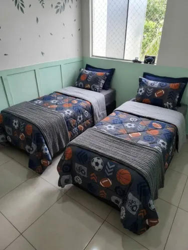 Vendo Duas Camas box bases ORTOBOM seminovas solteirão