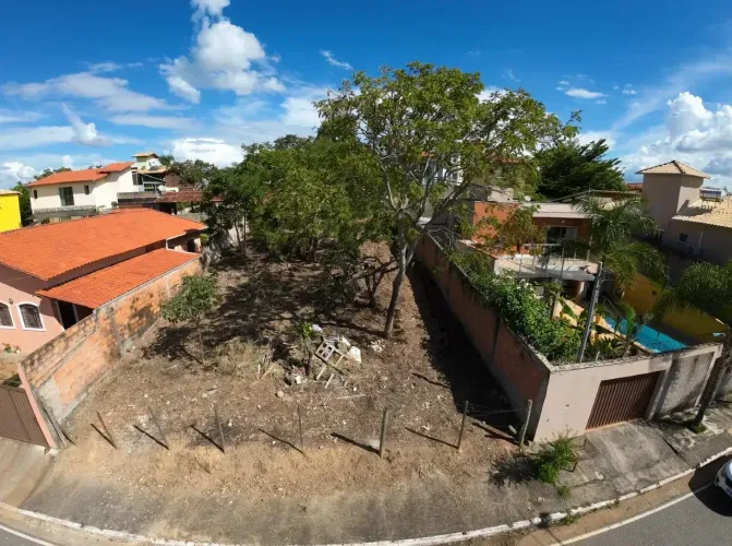 Lote em Lagoa Santa no Bairro Novo Santos Dumont, 360 metros - Oportunidade!