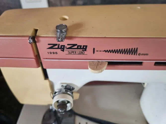 Maquina de costura Singer