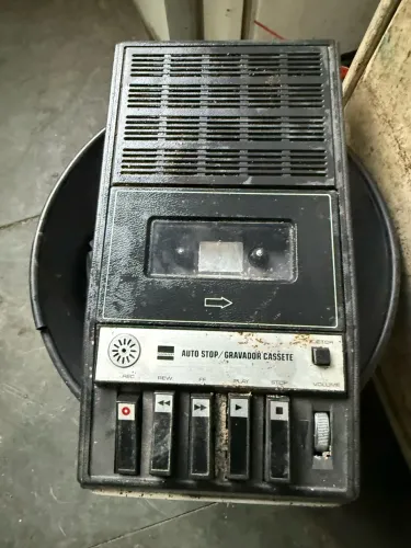 Gravador cassete Sharp 