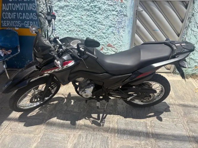 Bross 160 CBS 2025 12.500 único dono emplacada até agosto 2027,revisada