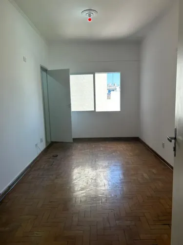 Kitnet prédio Misto