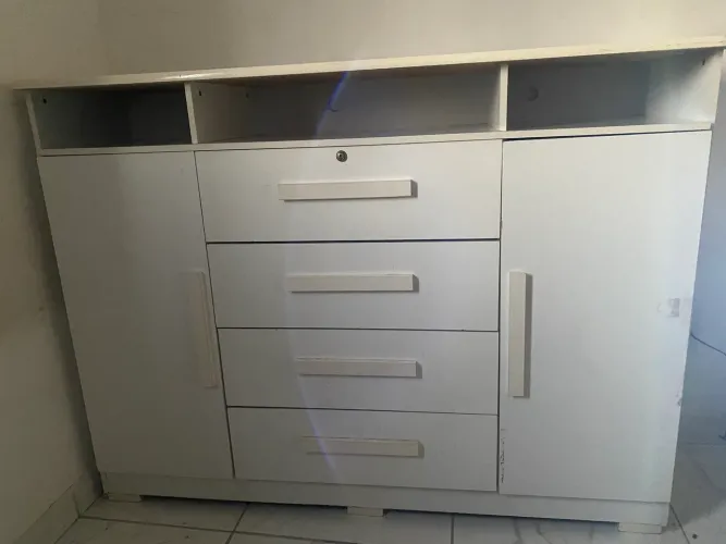 Vende-se cômoda 
