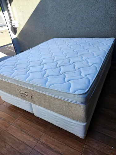 Cama Box Queen