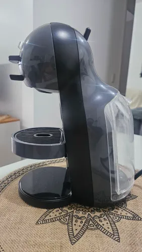 Cafeteira Dolce Gusto Preta - 220V (usada)