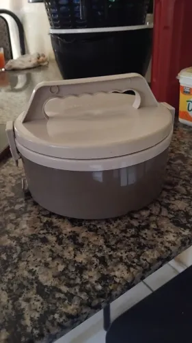 Vendo essa marmita termica com divisória