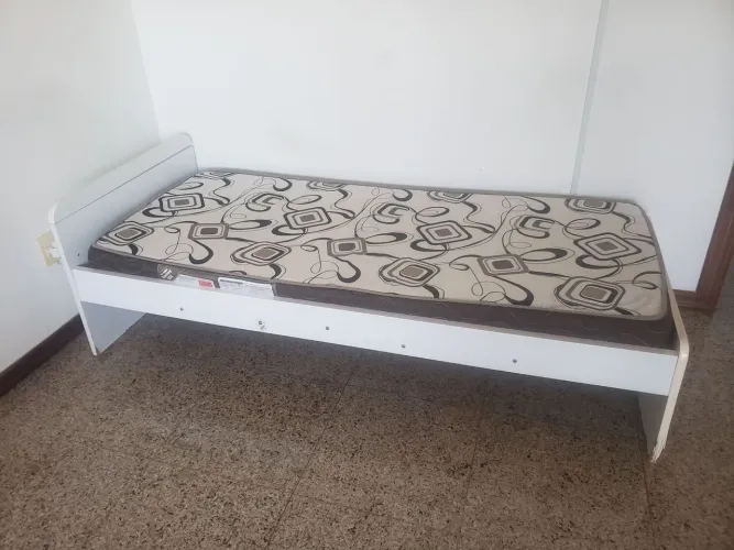 Cama de solteiro com colchão