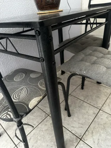 Mesa com 4 cadeiras