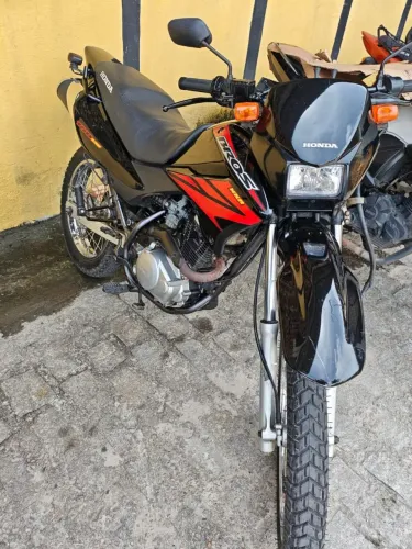 Vendo moto Bros ano 2008 partida elétrica freio a disco na dianteira
