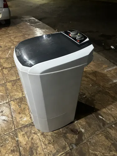 Tanquinho colormaq 20 kg semi novo