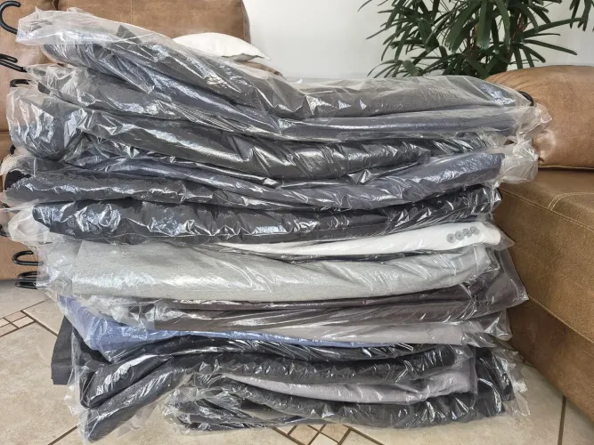 Ternos A venda preço de fábrica oportunidade única.