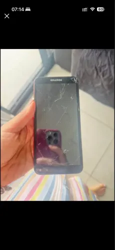 Celular positivo para conserto ou retirada de peças 50,00