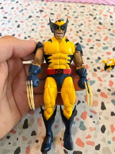 WOLVERINE MARVEL LEGENDS 