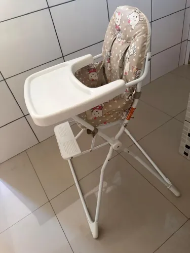 Cadeirinha de alimentação