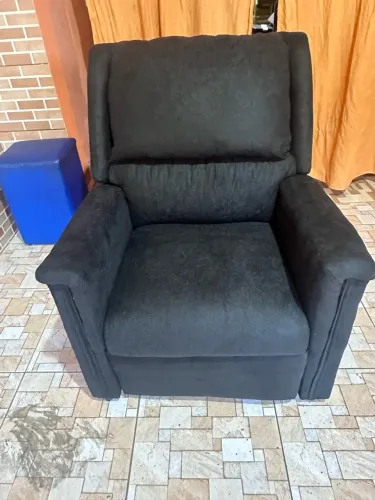 POLTRONA RECLINÁVEL NOVA R$:500 COM ENTREGA WATTSZAP: *