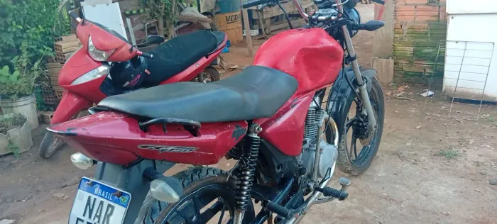 Vendo cg 150 em dias mas com multa