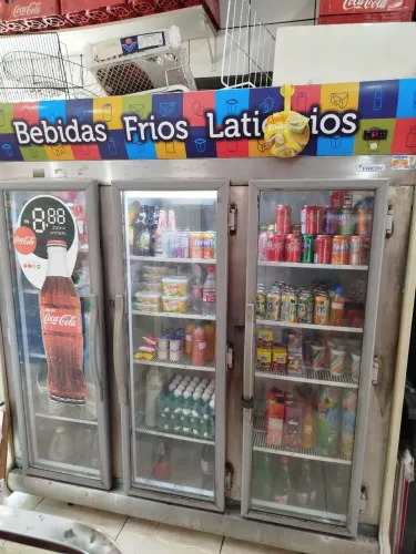 Vendo ou troco por Cervejeiras Refrigerador comercial fricon 3 portas 190x210