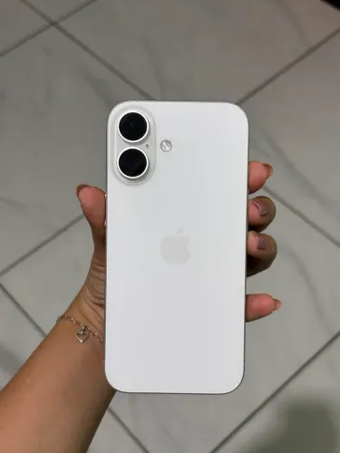 iPhone 16 