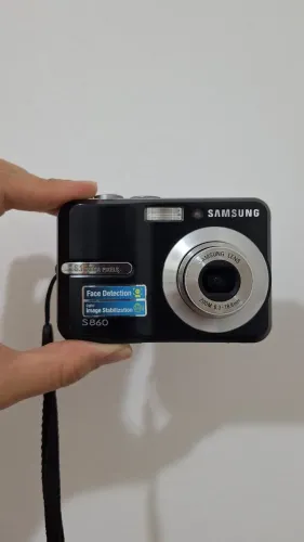 Câmera Digital Samsung S860 na Caixa