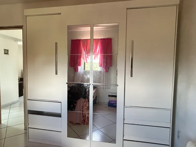 Guarda roupa casal - com espelho 
