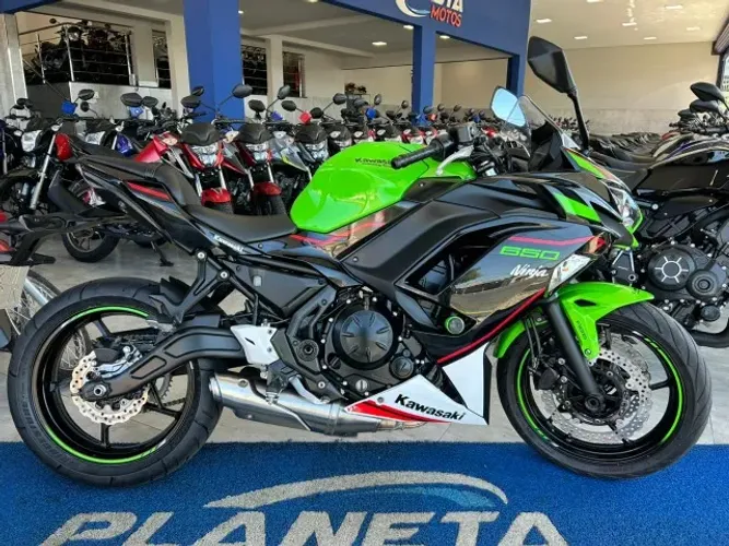 Kawasaki Ninja 650 R modelo 2022, moto super conservada, venha ver de perto!