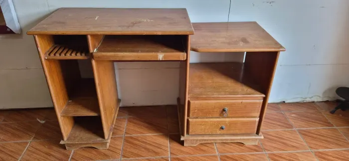 Máquina de lavar, guarda roupa e cama de solteiro de madeira