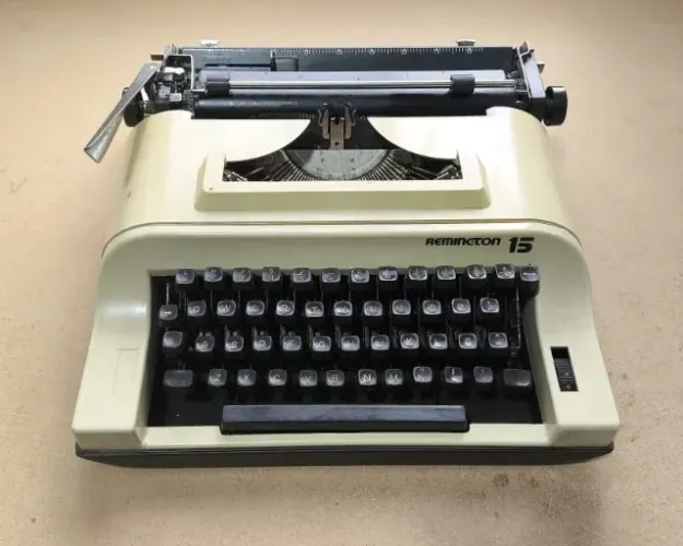 Máquina de Escrever Remington 15 Vintage Portátil Antiga