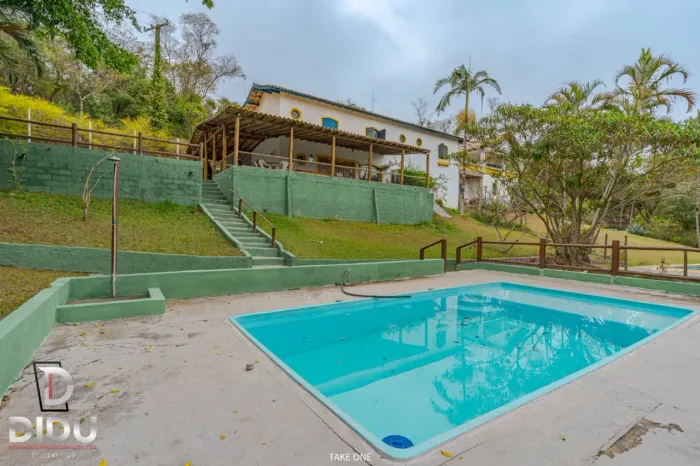 Casa em condomínio para venda em Recanto dos Palmares com 3 quartos, sendo 3 suítes, 250m²
