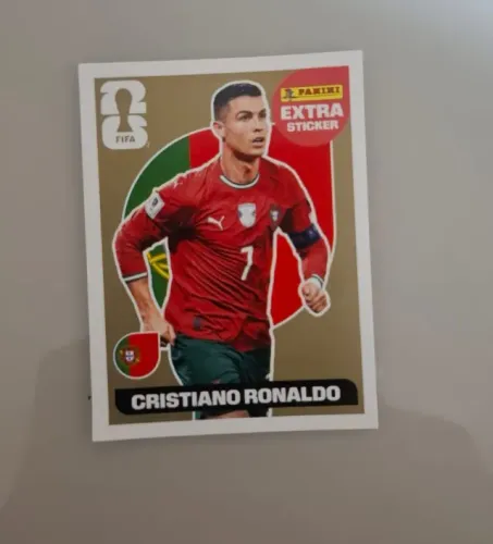 FIGURINHA LEGEND DO CRISTIANO RONALDO OURO