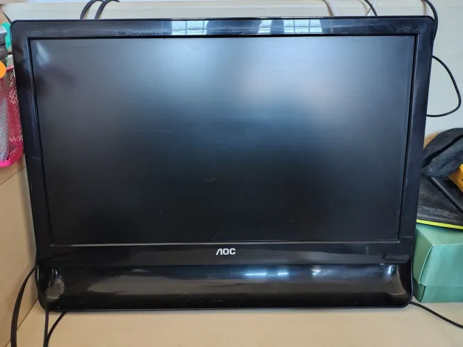 Monitor AOC 18.5 polegadas entrada VGA 1366x768