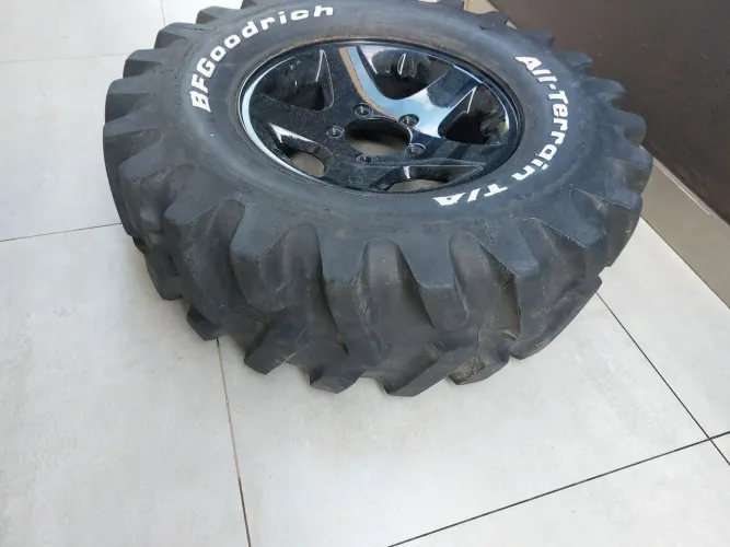 Pneu tork 275/75 R16
