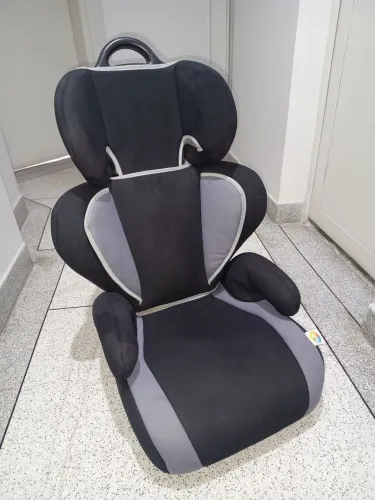 Cadeirinha infantil 15 a 32 quilos 
