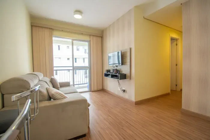 Imóvel para locacao e venda mobiliado,02 dormitorios, 01 suite, 02 vagas na Vila Leopoldin